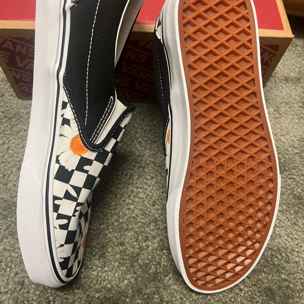 Daisy Vans-Brand new with tags